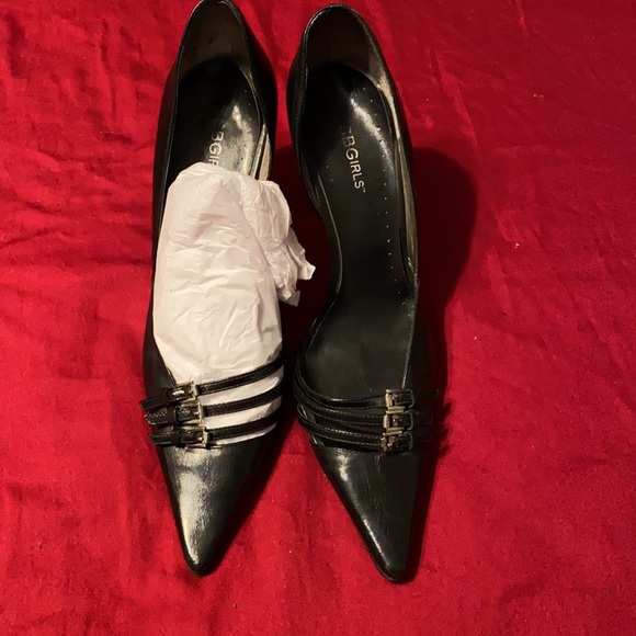 BCBGirls black, strappy 90s pumps. - Picture 4 of 7